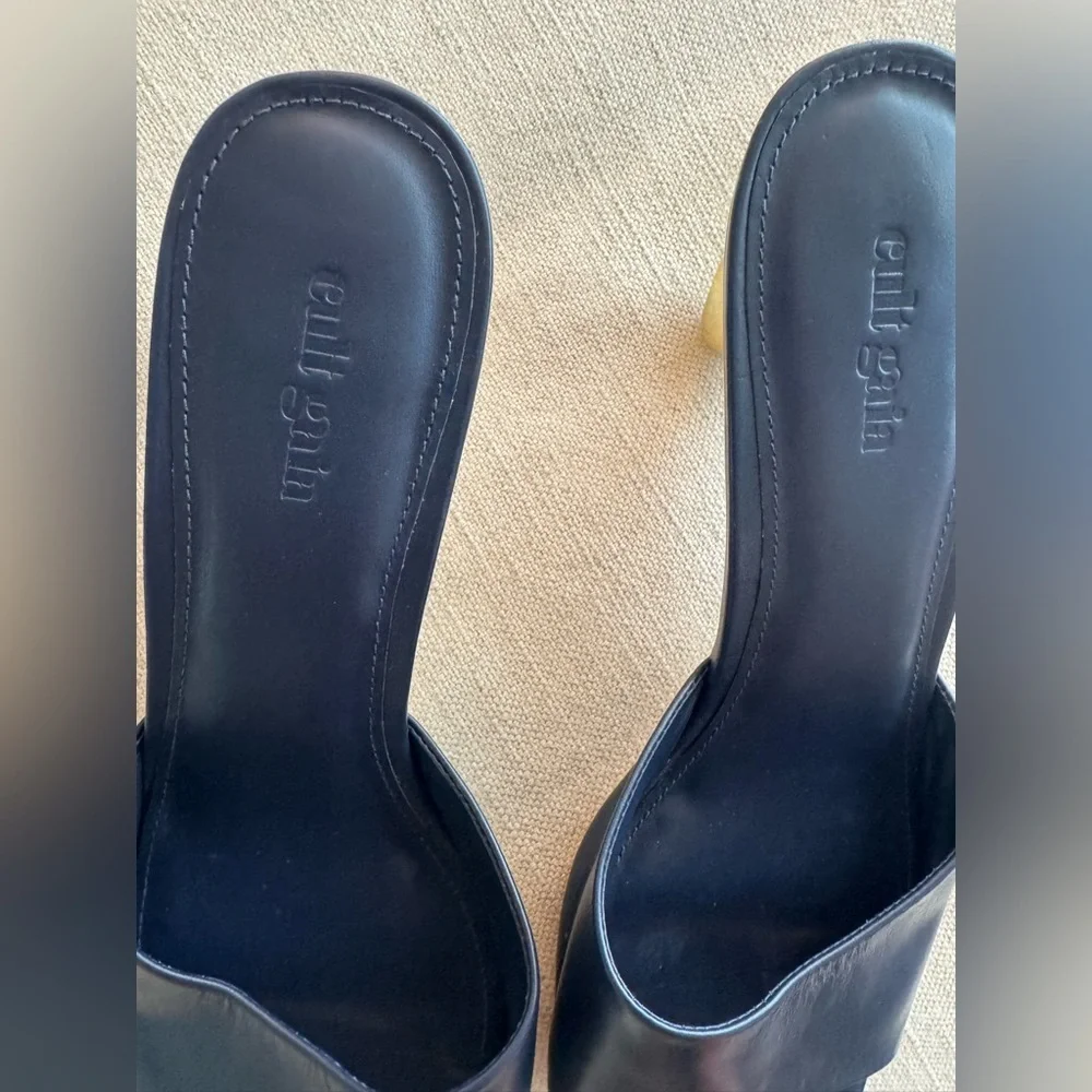 Cult Gaia Gigi Slide Sandal in Navy & Gold
